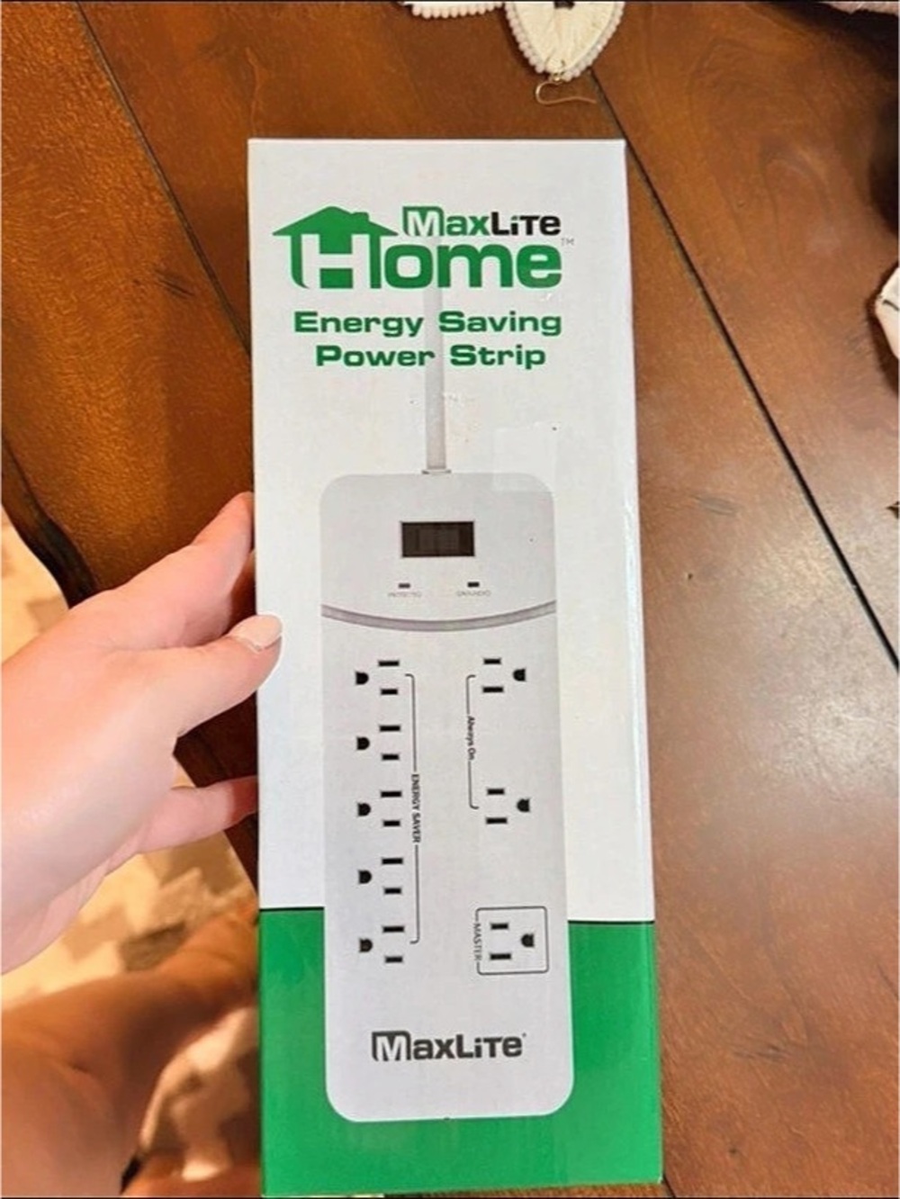 MaxLite 8-Outlet Advanced Surge Protector Power Strip APS-8/1350J 8-Outlet Surge
